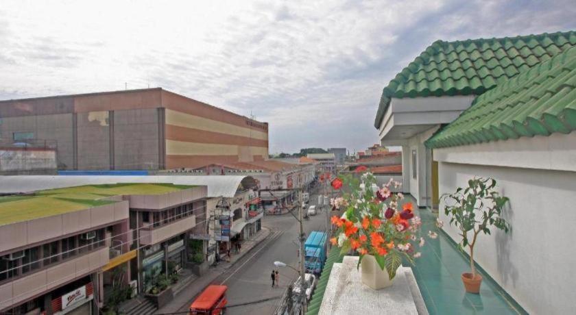 Hotel Galleria Davao Экстерьер фото